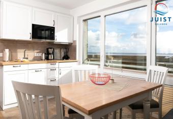 Haus Kerstin 118 - Ferienwohnung Kalfamer has Balcony rooms