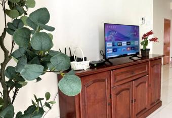 Homestay TTDI ADINA 710 Shah Alam,Sek 13,MSU,3Bedroooms allows 18 year olds to book a room