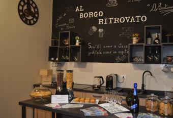 Al Borgo Ritrovato has Balcony rooms