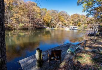 Loch Lomond Lakefront-Cozy Cottage has Balcony rooms