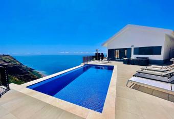 Villa Camacho xxvii has Balcony rooms