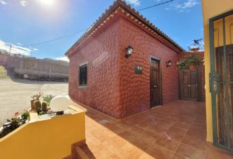 Bollullo Sunset Finca Jardin - Ceiba allows 18 year olds to book a room