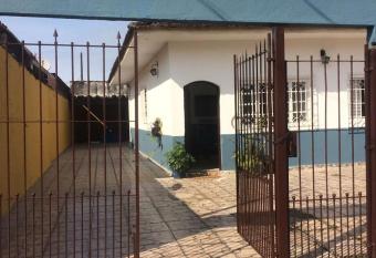 Casa da V   Dinah com super quintal, churrasqueira e wifi has Balcony rooms