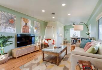 Well-Appointed Family Home in Aurora/Denver Colorado has Balcony rooms