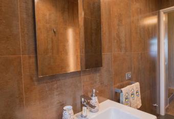 Cimino Luxury Villas in Lake Como- Rosa #5 allows 18 year olds to book a room