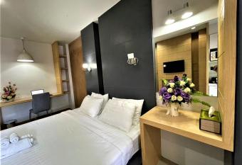 Phoom Jai Guest House has Balcony rooms