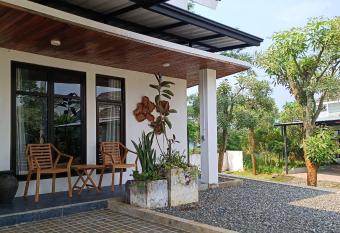 Rumah Elok BSB has Balcony rooms
