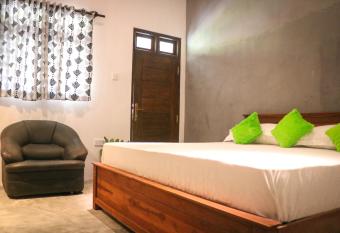 Cozy Resort has Smoking/Balcony rooms