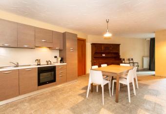 Maison Sauze Centro has Balcony rooms