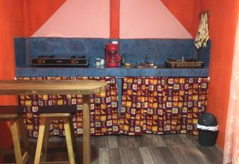 RO-AN Estrella de Mar allows 18 year olds to book a room