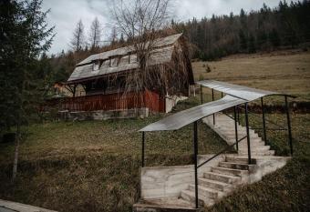 Cabana Yvan has Balcony rooms