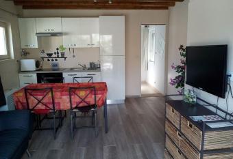 Single storey 40m   bordering pine forest and spa allows 18 year olds to book a room