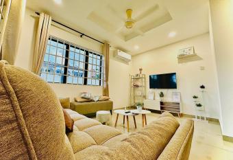 Ipoh Deluxe Family Home allows 18 year olds to book a room