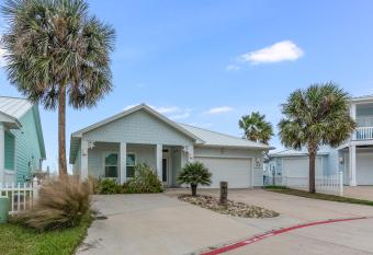 Sandy Cheeks has Balcony rooms