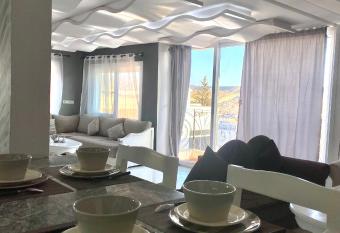 Appartement Cosy, Moderne et Spacieux (200 m2) has Balcony rooms