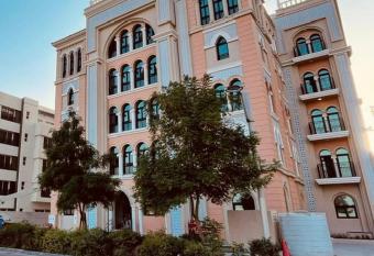 Fox hills , street 117 has rooms with a private hot tub