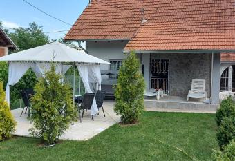 Kuca za odmor has Balcony rooms