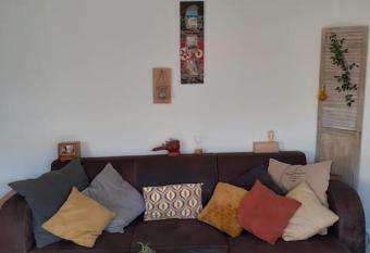 Appartement cosy - style industriel has Balcony rooms