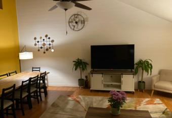 ForestView Cottage (Hot Tub and Sauna) has rooms with a private hot tub