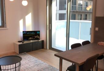 F2 Wacken c  t   parlement europ  en parking gratuit has Balcony rooms