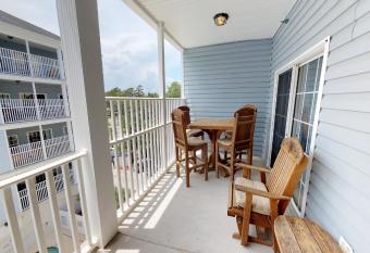 Myrtle Beach Villas II - Unit 302 A - Spacious 6 B has rooms with a private hot tub