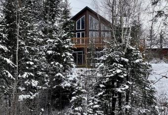 Le Fontainebleau - Magnifique chalet sur le bord de l   eau allows 18 year olds to book a room