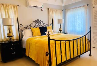 Isle Be Back Villa has Balcony rooms