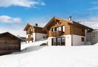 Gino has Balcony rooms