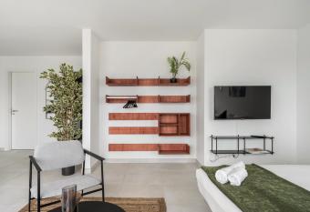 Smartflats - New Yorker has Balcony rooms