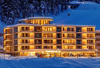 Postresidenz am See allows 18 year olds to book a room