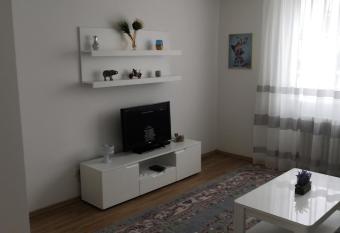 Apartman Deni has Balcony rooms