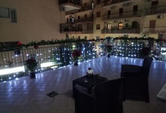 La Terrazza di Monica & Teresa has Balcony rooms