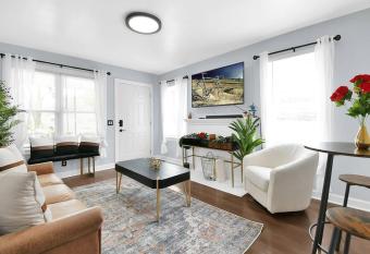 (null) has Balcony rooms