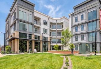 Top River Walk Luxury Condo has Balcony rooms