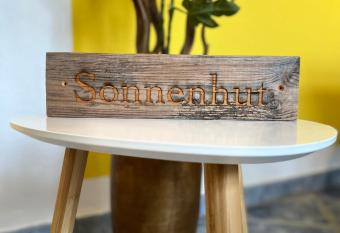 Familienfreundliche Ferienwohnung_SONNENHUT_Haus Burhave 1873 has Balcony rooms