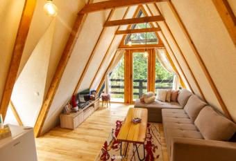 Chalet Tupara attic has Balcony rooms