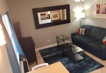 SEABREEZE BLUE Unit 3 1bed 1bath Queen Sleeper parking 3min from beach has Balcony rooms