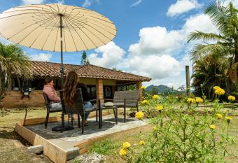 Villa Elena has Balcony rooms