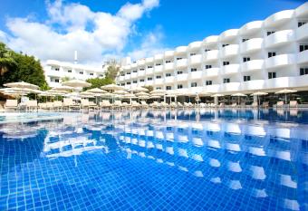 Sentido Fido Tucan - Beach Hotel allows 18 year olds to book a room