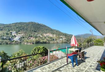 Kiran Lake Paradise has Balcony rooms