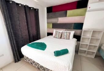 Casa Familiar a 40 metros del Mar en Hawaii has Balcony rooms