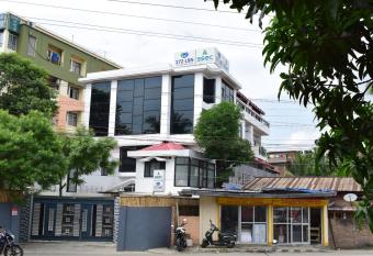 172 LBS - a boutique guesthouse allows 18 year olds to book a room