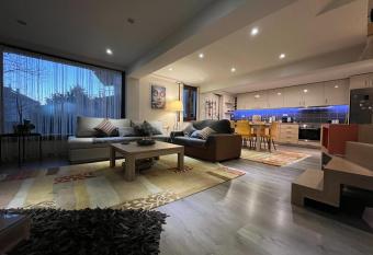 Mountain Home / Center Arachova has Balcony rooms