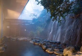 Tabist Yabuki Golf Club allows 18 year olds to book a room