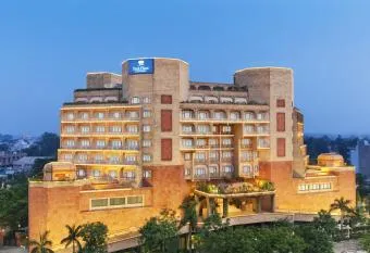 OYO HOME 70268 Raunaqs Residency allows 18 year olds to book a room