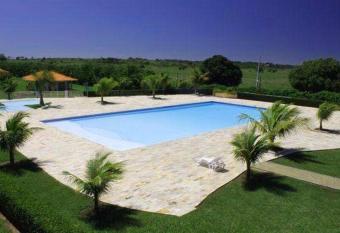 Recanto de Araruama allows 18 year olds to book a room