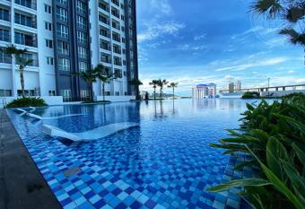 METROPOL Homestay Bukit Mertajam with Pool Gym Near KPJ Perda has Balcony rooms