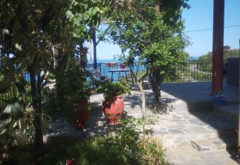 ikia holiday country apartment allows 18 year olds to book a room