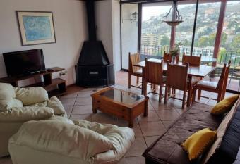 Re  aca amplio departamento de veraneo has Balcony rooms