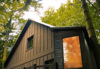 Spirit of the Earth Cottage Dobog  k   allows 18 year olds to book a room